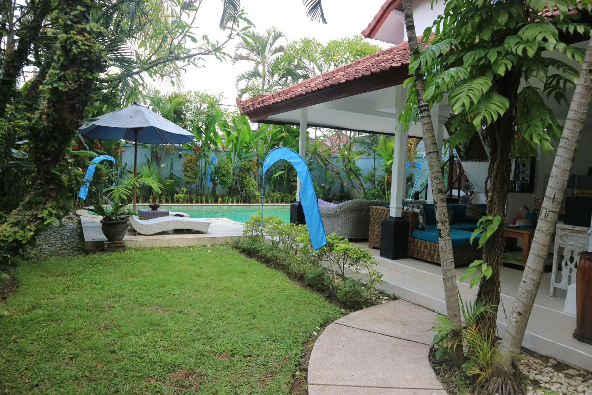 Villa Alam Biru Gardenia Семиньяк Экстерьер фото
